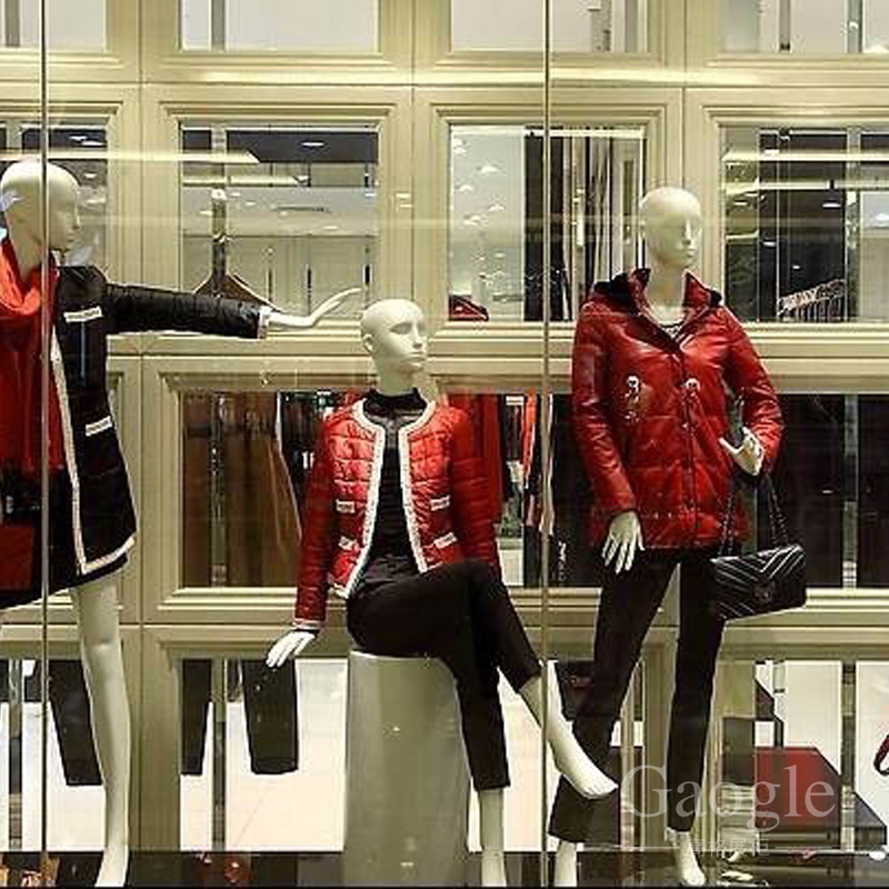 Women's clothing shop window design